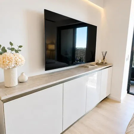 Aivohomes Tehelne Pole - Balcony - Ac - Self Check-in * Братислава